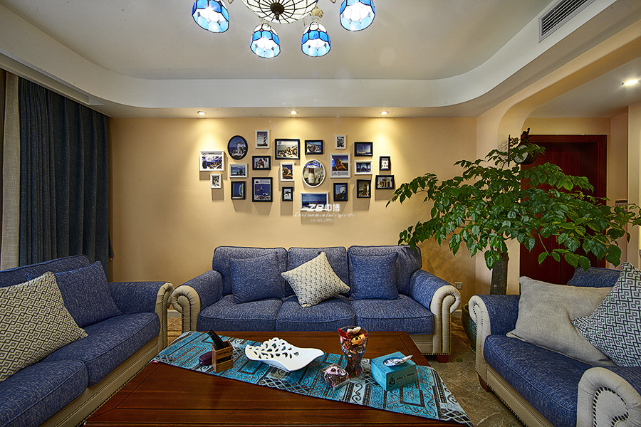 三居 白领 小资 地中海 客厅图片来自中博装饰在凯德龙湾138方地中海风情居家的分享