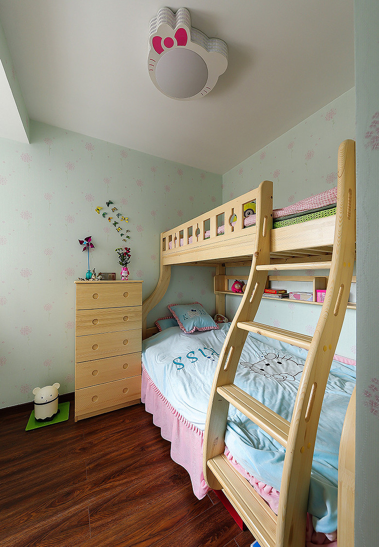 儿童房图片来自家装大管家在简约清爽风 85平美式淡雅空间的分享