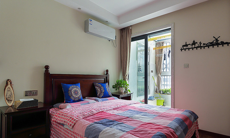 卧室图片来自家装大管家在简约清爽风 85平美式淡雅空间的分享