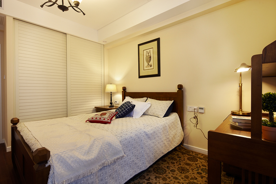 卧室图片来自成都丰立装饰工程公司在120平展示现代美式的分享