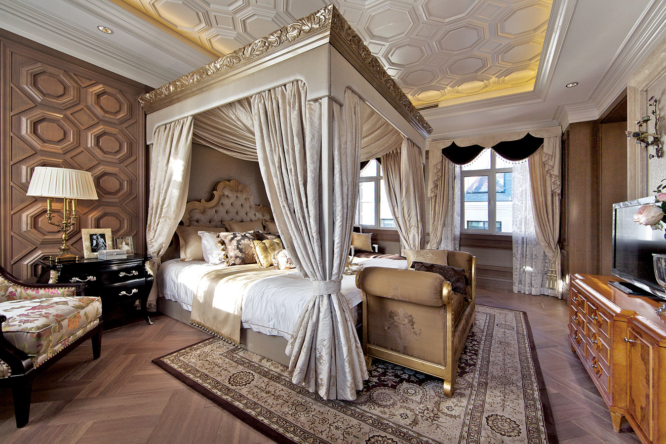 欧式 别墅 卧室图片来自张勇高级室内设计师在中海尚湖世家的分享