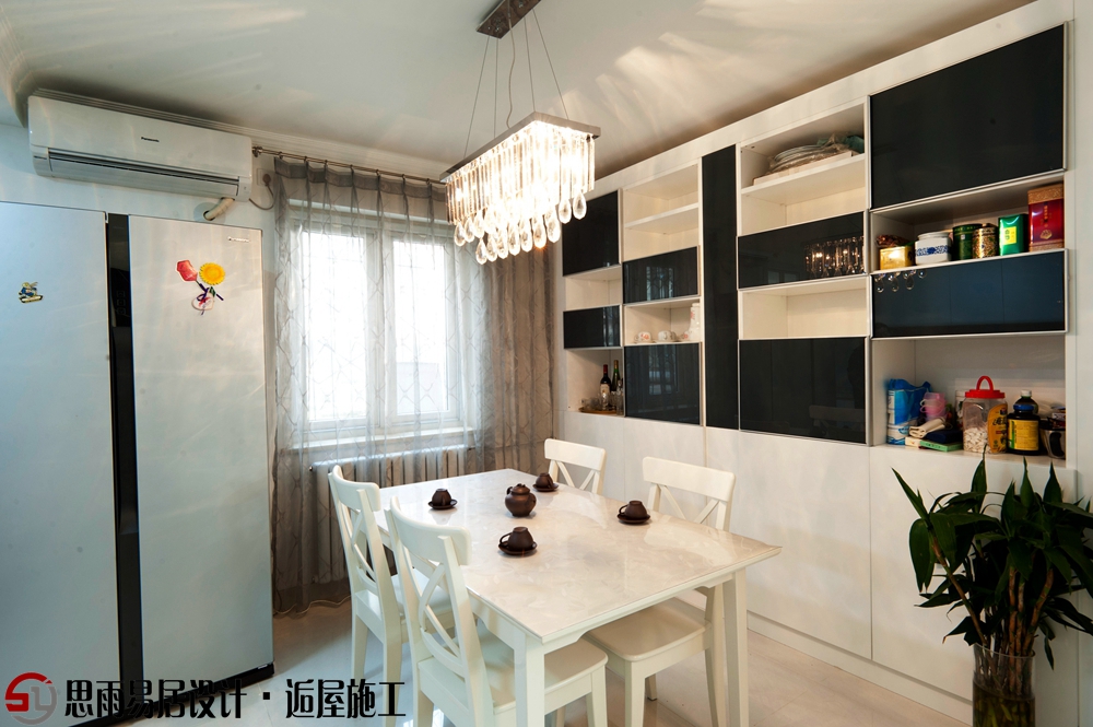 简约 北京二手房 思雨设计 北京旧房 北京别墅 餐厅图片来自思雨易居设计-包国俊在《印象黑白》100平米现代简约的分享