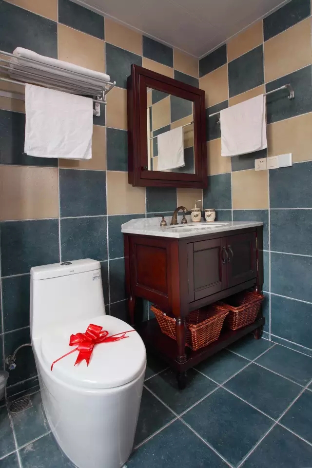简约 美式风格 四居 卫生间图片来自实创装饰上海公司在4房2厅小清新美式的新家的分享