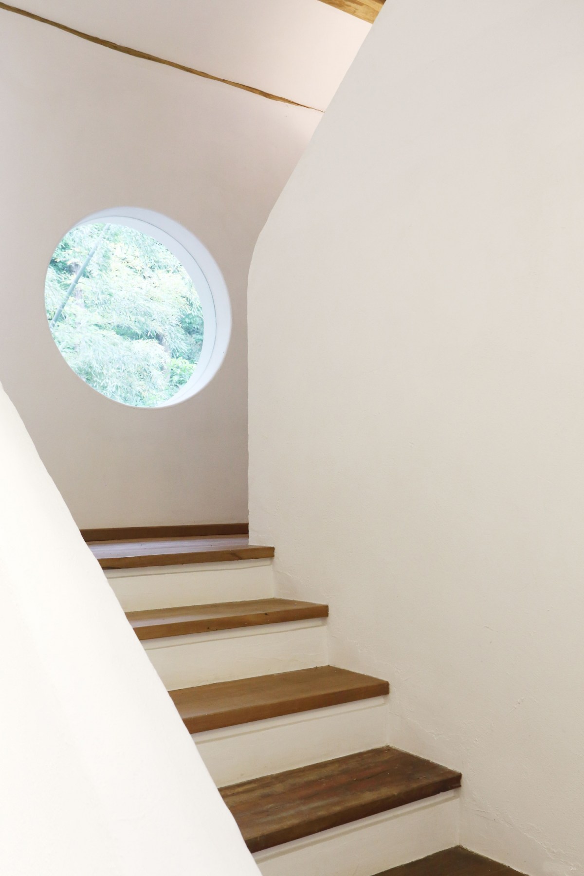 简约 别墅 白领 楼梯图片来自一号家居网成都站在也纳森林别墅的分享