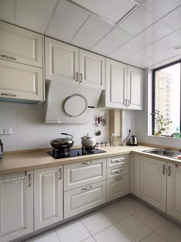 现代 新中式 三居 收纳 旧房改造 小资 客厅 厨房图片来自沙漠雪雨在80平米现代新中式风东方韵味的分享