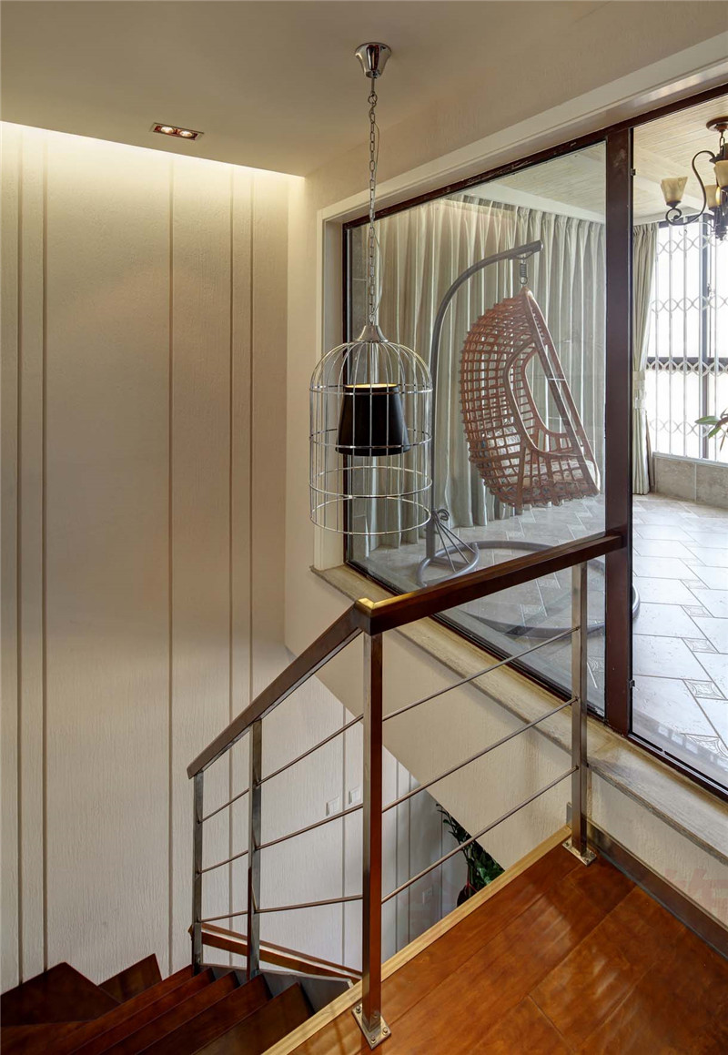简约 楼梯图片来自金煌装饰有限公司在复式楼现代简约风格的分享