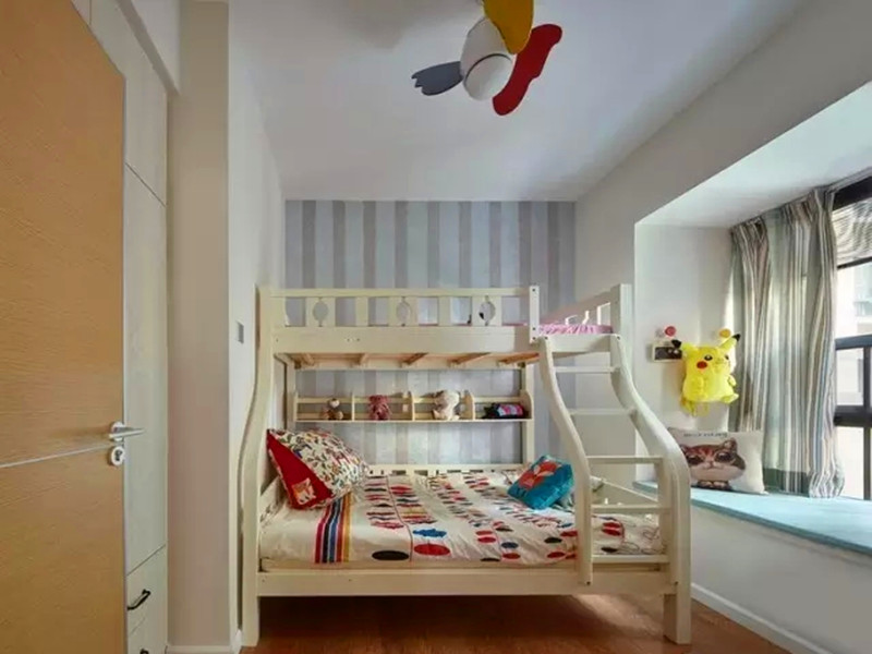 混搭 三居 美式 旧房改造 小资 客厅 儿童房图片来自沙漠雪雨在120平米简约美式混搭色彩三居的分享