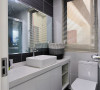 卫生间：大型浴室柜增大储物空间，较大镜面增添空间感。