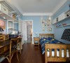 蓝色为房间的主打色系，给小朋友打造一个纯真的生活环境