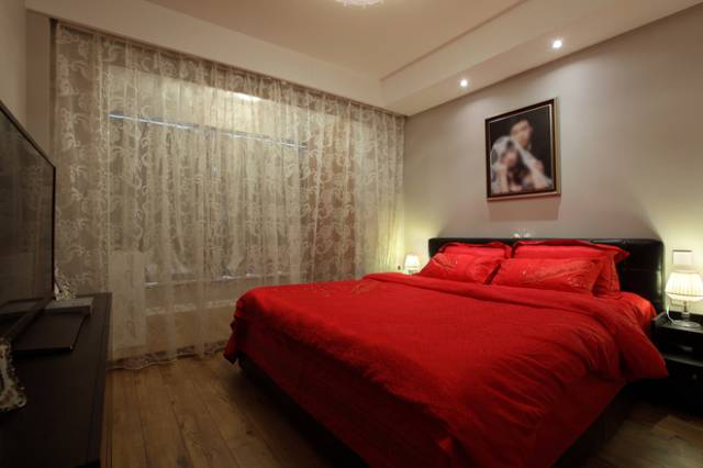 简约 三居 15万 卧室图片来自上海实创-装修设计效果图在15万精心打造94平简约婚房的分享