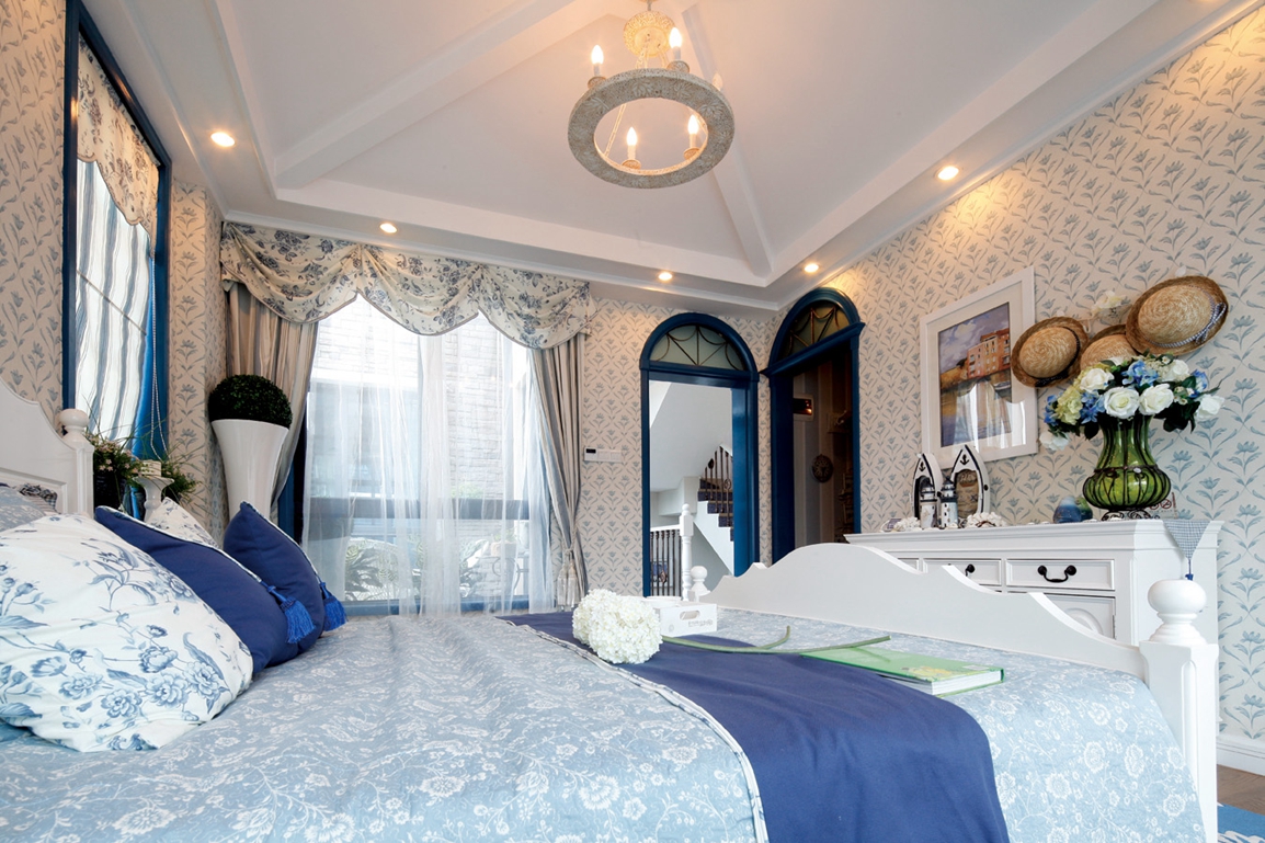 卧室图片来自朗润装饰工程有限公司在芙蓉古城装修263.00㎡地中海风格的分享