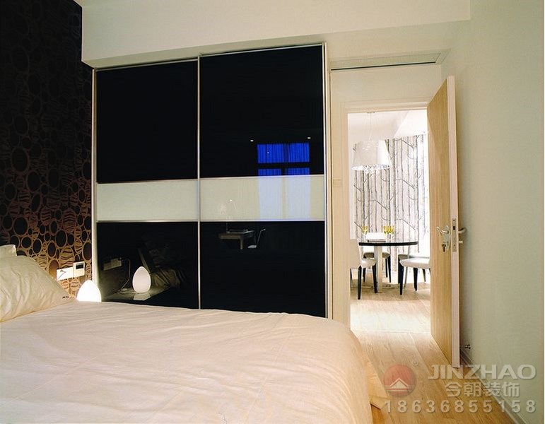 卧室图片来自装家美在百得尚景82平米简约风的分享