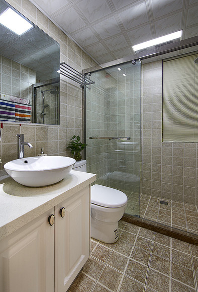 卫生间图片来自家装大管家在87平实用温馨的美式家 暖意融融的分享