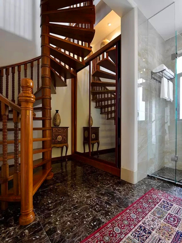 复式 中式 风格 户型 设计 楼梯图片来自高度国际装饰宋增会在220平复式住宅厚重感觉的的中式的分享