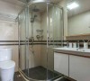 淋浴房的设置使卫生间干湿分离，更利于清洁。