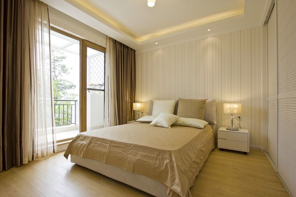 别墅 卧室图片来自贵阳金煌装饰旗舰店在温馨大气的现代简约风格的分享