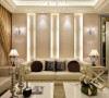 沙发背墙用进口家饰布佐以微光，营造客厅的柔美氛围