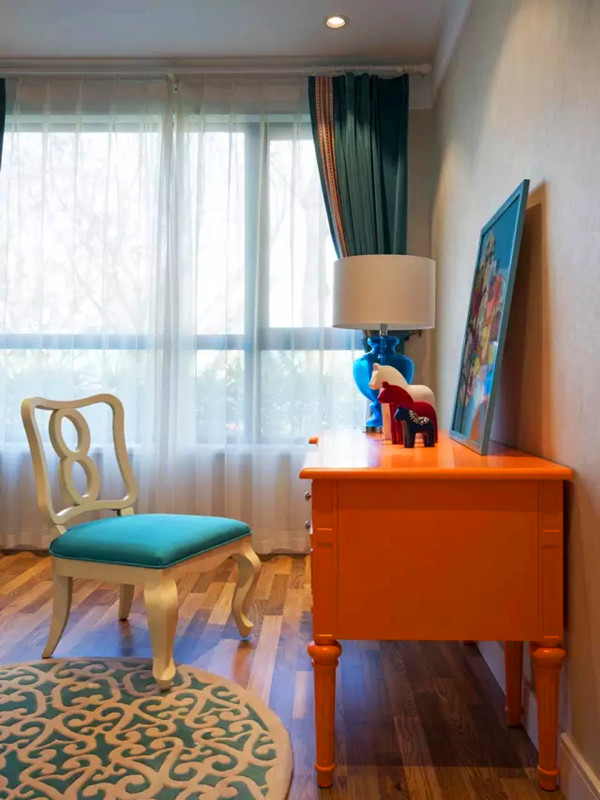 混搭 宜家 三居 收纳 白领 旧房改造 小资 客厅 书房图片来自沙漠雪雨在70平米时尚宜家女王的公寓的分享