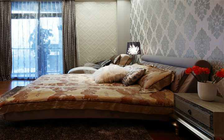 卧室图片来自沈阳宜家装饰在中海雍和简欧风格实景图的分享