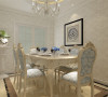 欧式花纹的6座餐桌，与客厅的电视背景墙相呼应。