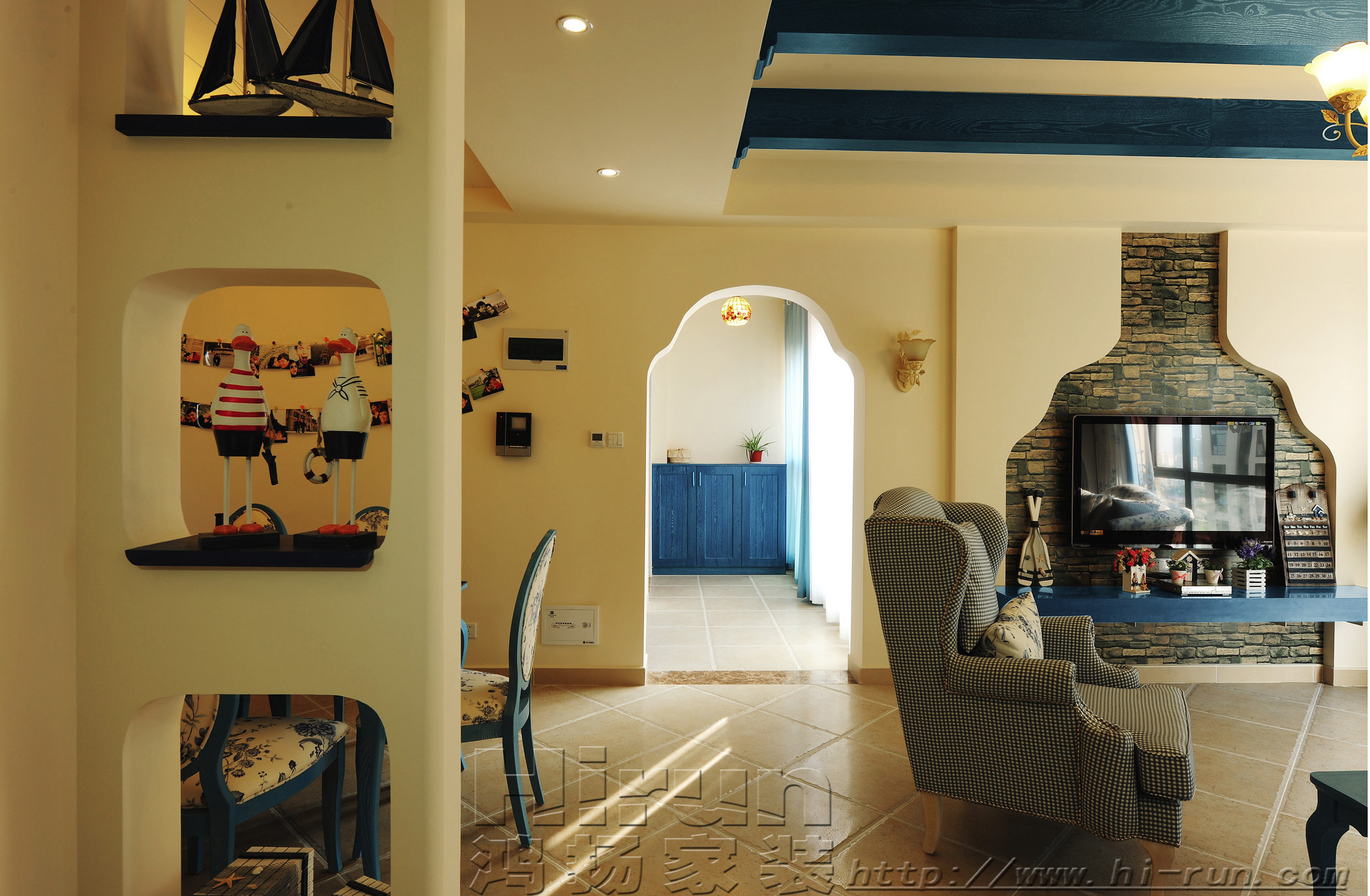 三居 爱琴海洋 小资 客厅图片来自鸿扬家装在旭辉国际广场的分享