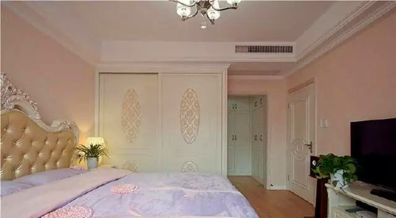 欧式 现代 混搭 三居 户型 卧室图片来自高度国际装饰宋增会在130㎡现代欧式，惬意浪漫小屋的分享