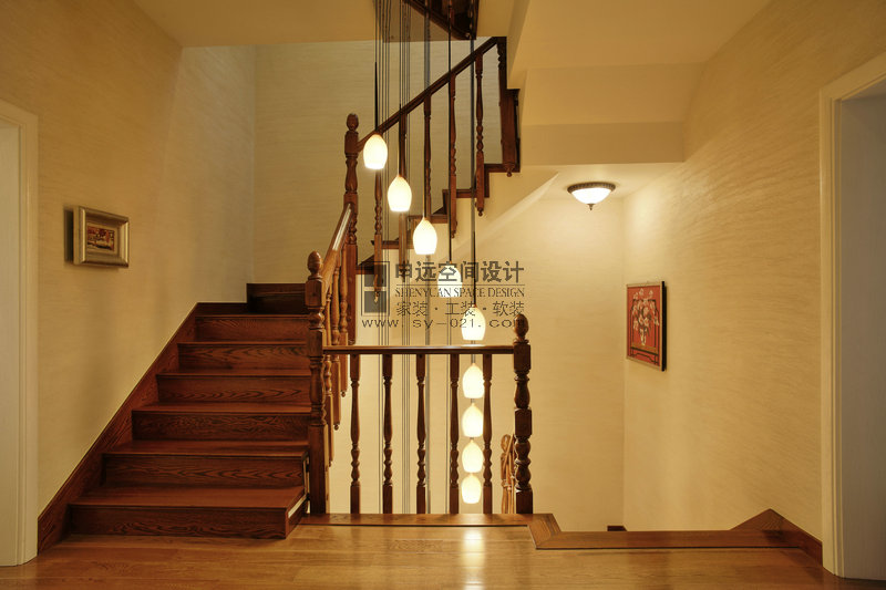 欧式 别墅 楼梯图片来自申远-小申在山语原墅的分享