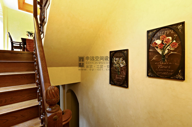 美式风格 别墅 楼梯图片来自申远-小申在浦江华侨城的分享