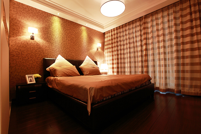 现代 简约 黑白 装修 设计 卧室图片来自北京合建高东雪在紫金新干线127现代风格的分享