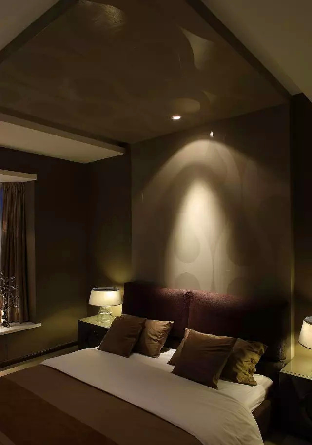三居 现代 设计 户型 装修 卧室图片来自高度国际装饰宋增会在145㎡现代暗度的沉稳与大气的分享