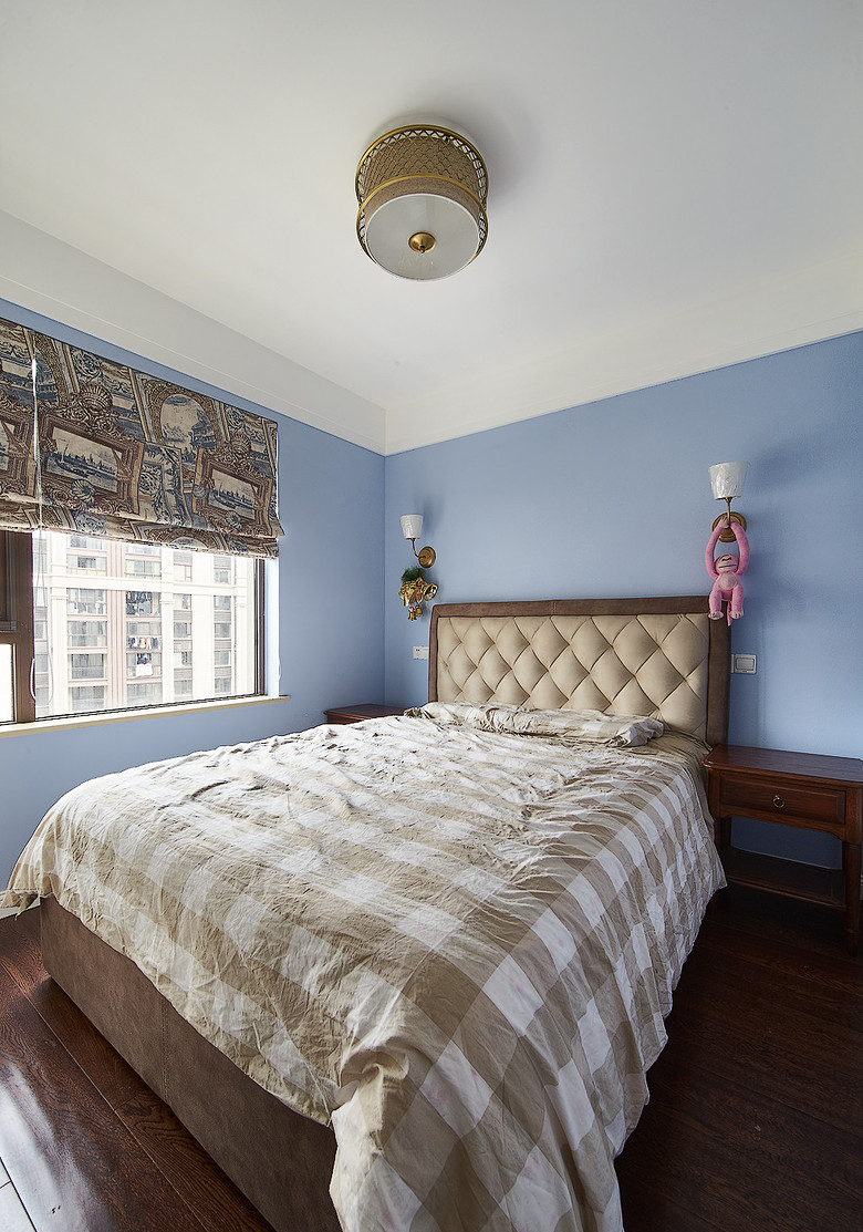 卧室图片来自家装大管家在118平现代简约3居 成就梦想空间的分享