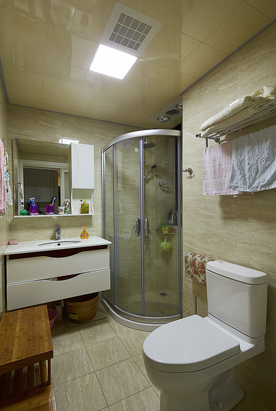 卫生间图片来自家装大管家在高雅品位 106平现代简约舒适3居的分享