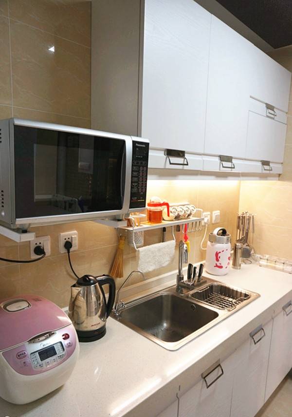 简约 现代 三居 厨房图片来自玉玲珑装饰在赵先生现代风格的新家的分享