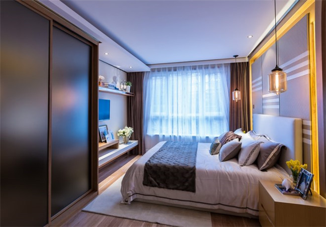 三居 简约 现代 卧室图片来自日升装饰公司在明德门133平三居现代风的分享
