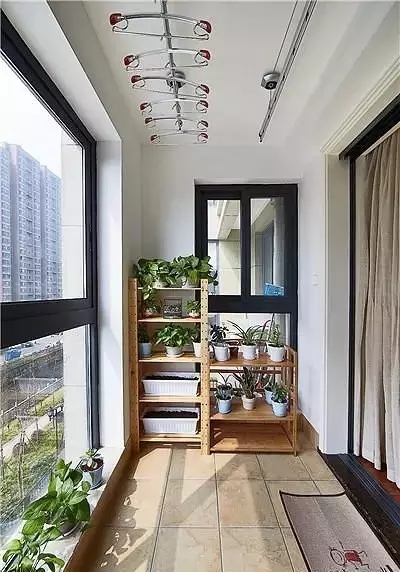 简约 二居 阳台图片来自实创装饰上海公司在54㎡两居实景图比效果图还美！的分享