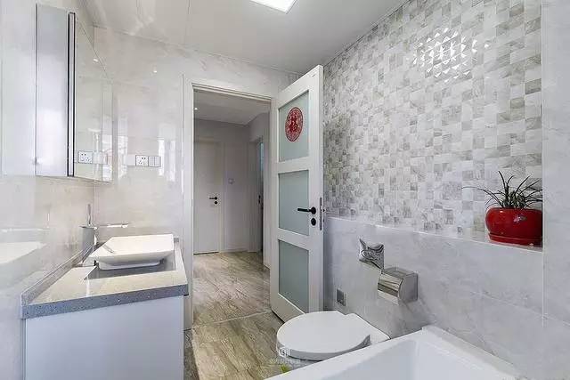 简约 三居 婚房装修 现代简约 卫生间图片来自上海实创-装修设计效果图在婚房你就这样装，简单又大方！的分享