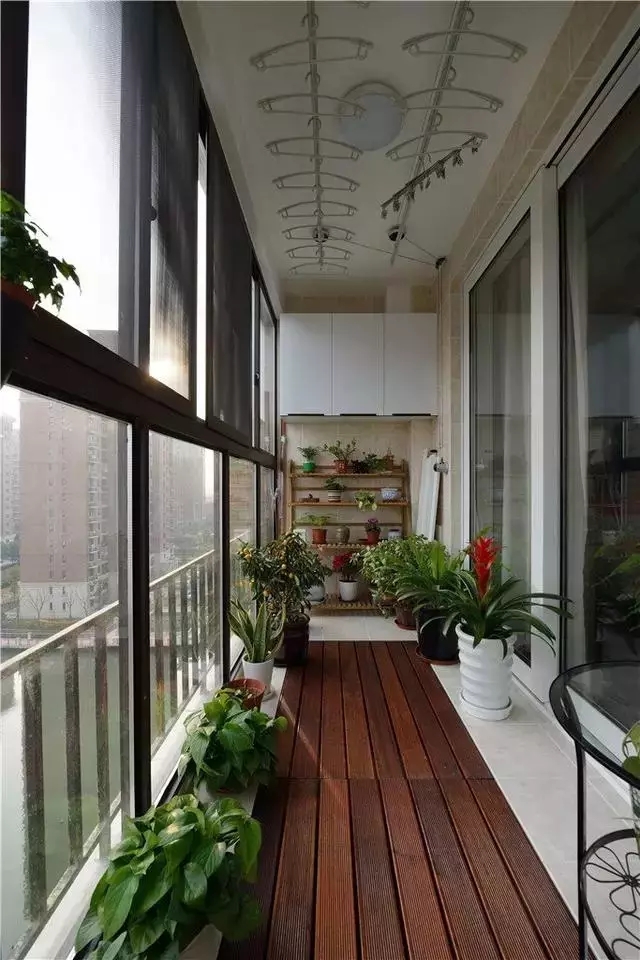 简约 三居 阳台图片来自实创装饰上海公司在120㎡三居时髦又舒适的分享