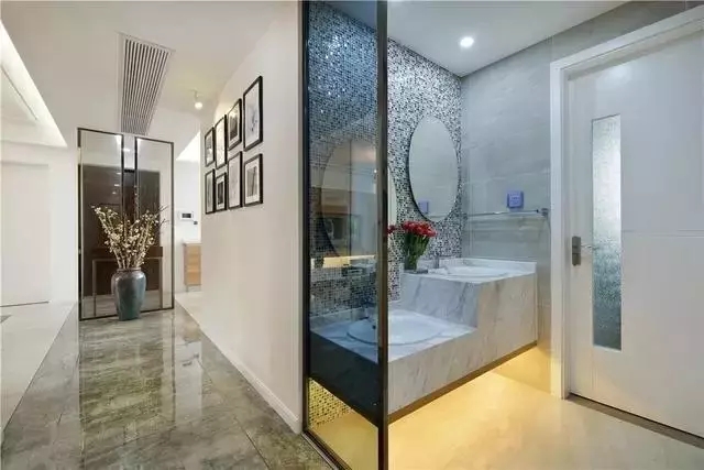 简约 三居 卫生间图片来自实创装饰上海公司在120㎡三居时髦又舒适的分享