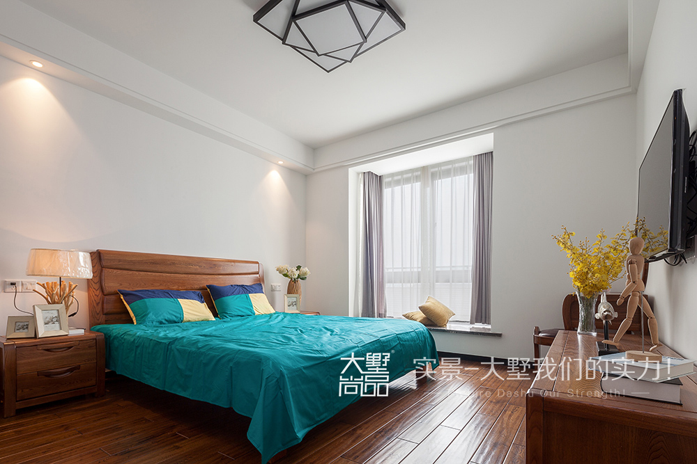 三居 美式风 6C全托管 米色 卧室图片来自大墅尚品-由伟壮设计在现代风三居室·几何打造精致家居的分享