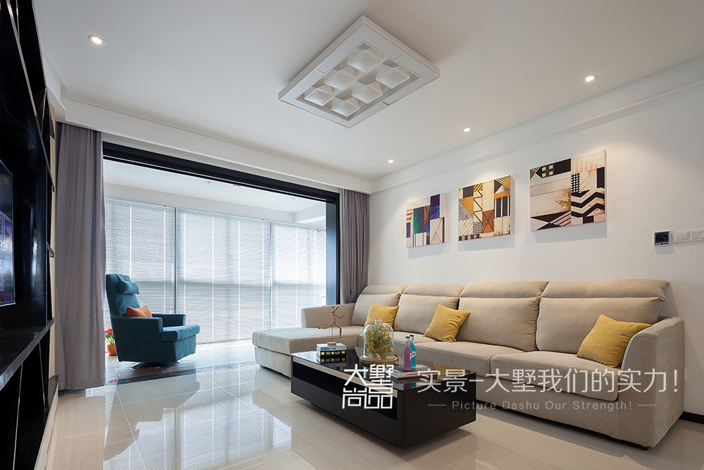 三居 美式风 6C全托管 米色 客厅图片来自大墅尚品-由伟壮设计在现代风三居室·几何打造精致家居的分享