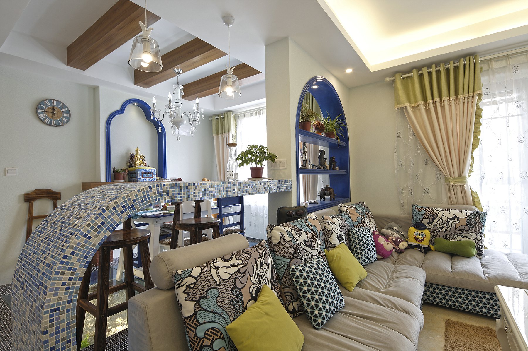 三居 地中海风格 装修装饰 客厅图片来自武汉一号家居在南湖名都115平地中海风格三居室的分享