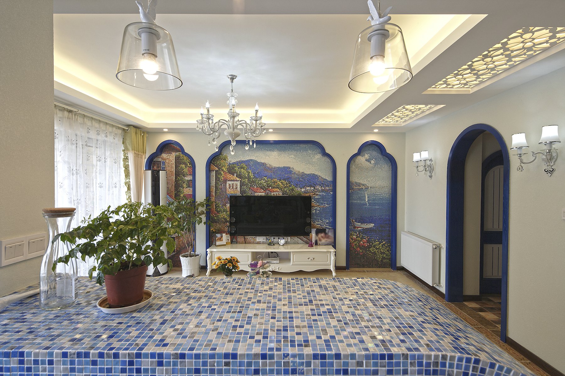 三居 地中海风格 装修装饰 客厅图片来自武汉一号家居在南湖名都115平地中海风格三居室的分享