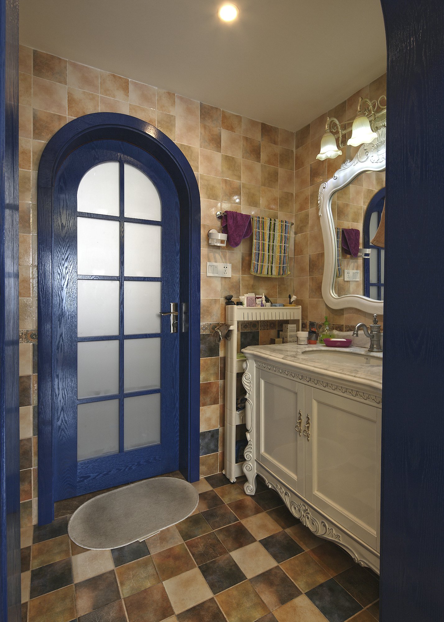 三居 地中海风格 装修装饰 卫生间图片来自武汉一号家居在南湖名都115平地中海风格三居室的分享