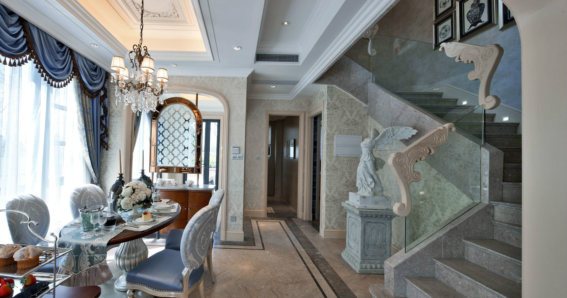 欧式 别墅 楼梯图片来自上海倾雅装饰有限公司在法式独立别墅的分享