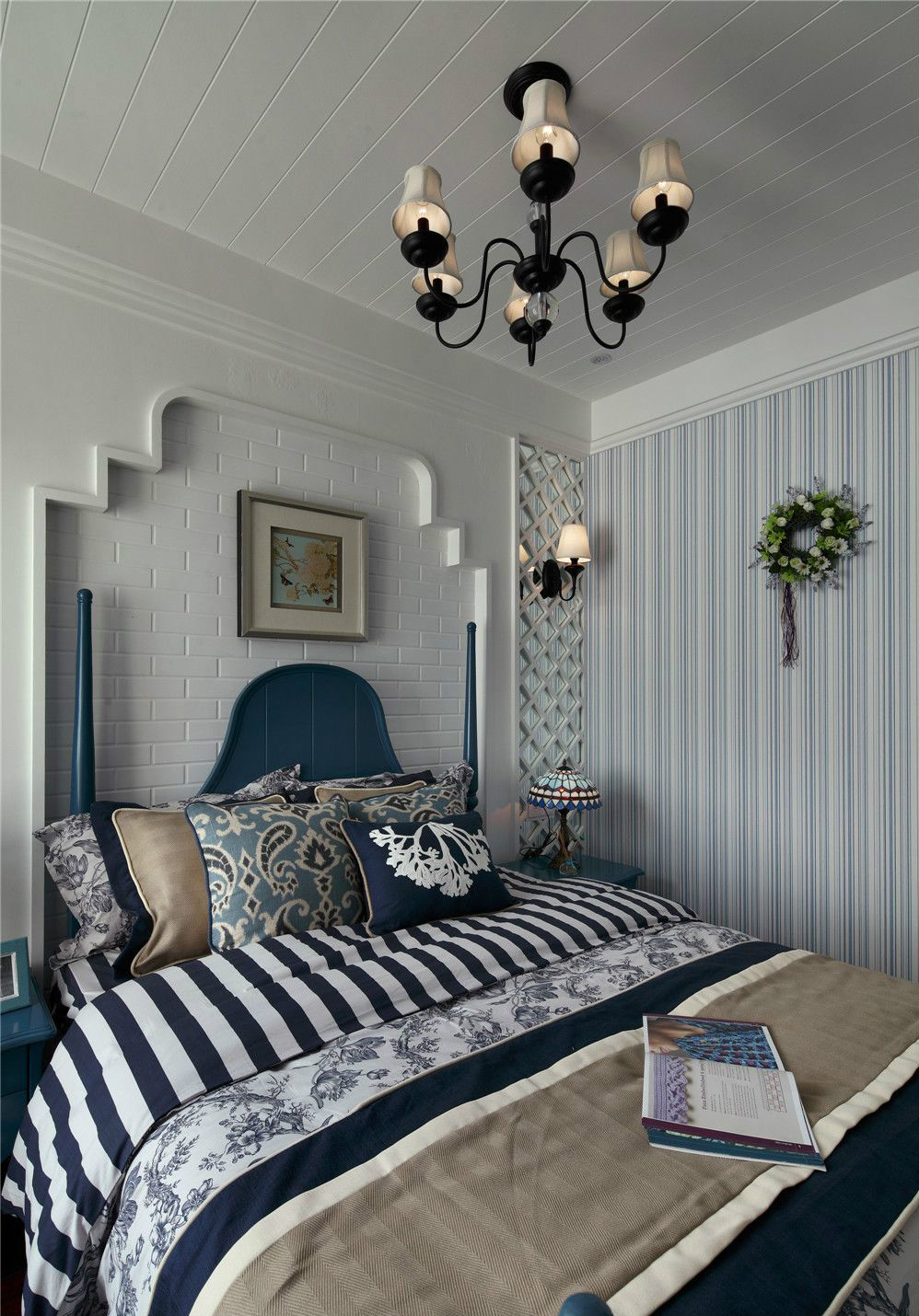 地中海 卧室图片来自上海倾雅装饰有限公司在奥园地中海风格的分享