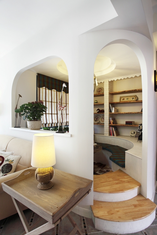 客厅图片来自武汉一号家居网装修在城投瀚城140平地中海三室两厅的分享
