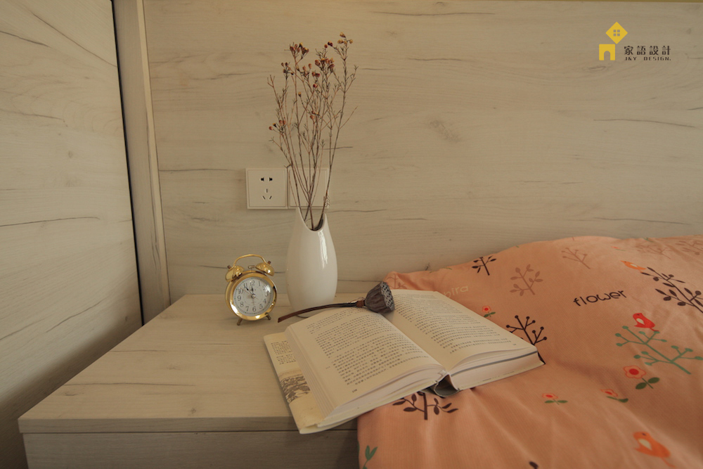 卧室图片来自家语室内设计在十里春风不如你的分享