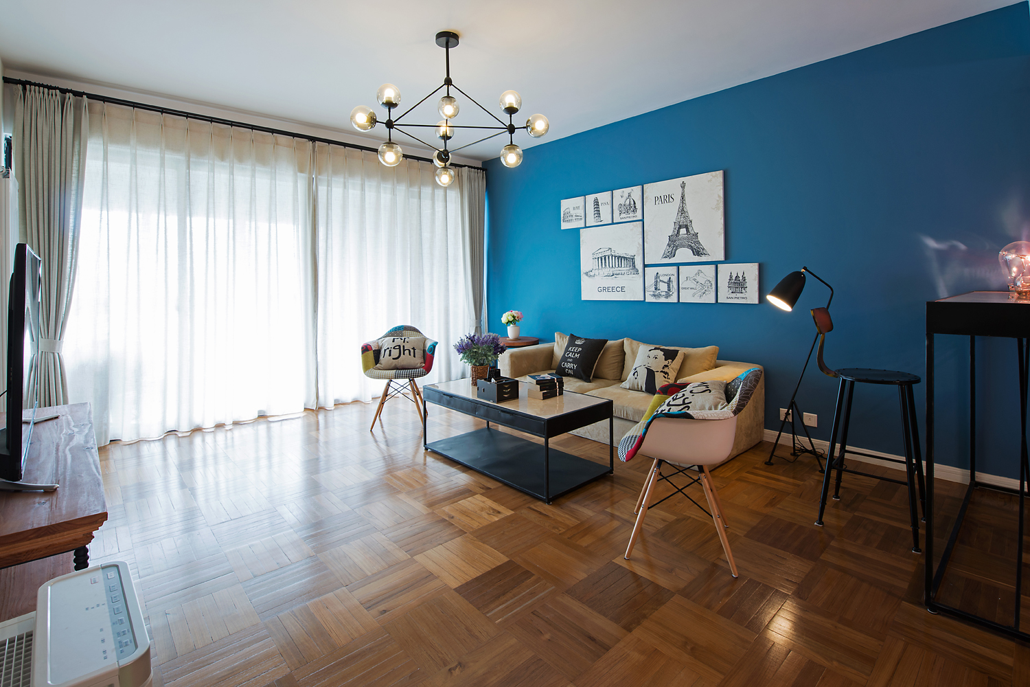 四居 地中海 极简 客厅图片来自张勇高级室内设计师在泛海国际极简地中海风格效果案例的分享