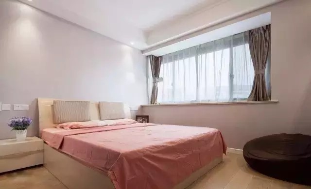 简约 三居 卧室图片来自实创装饰上海公司在婚房这么漂亮，哪个新娘不喜欢！的分享