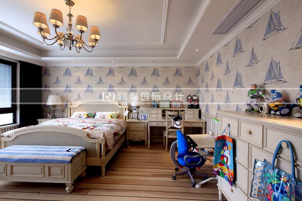 别墅 欧式 田园 卧室图片来自润邦国际设计在西水东330平方美式乡村-漫步人生的分享